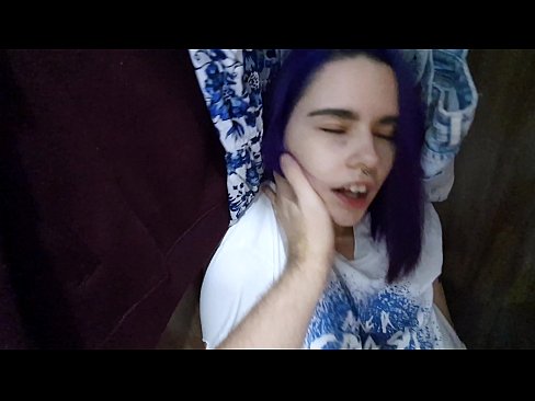 ❤️ 在衣柜里发现我的妹妹并帮助她射精 ❤️❌ Sex video❌️❤